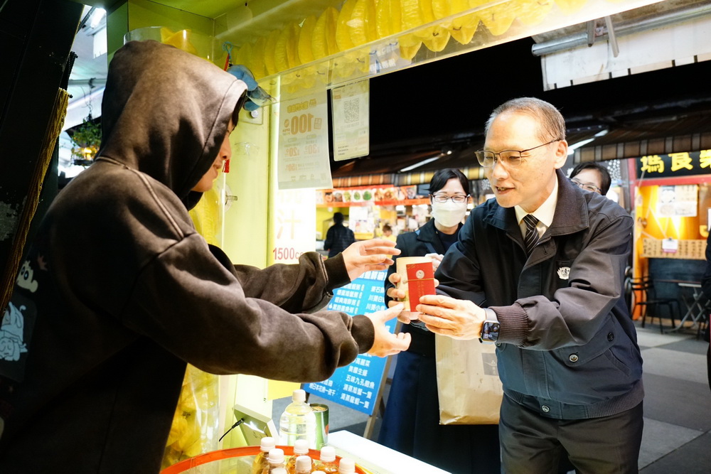 花蓮慈濟愛心商店行善竹筒遭竊　但「愛」還在 17