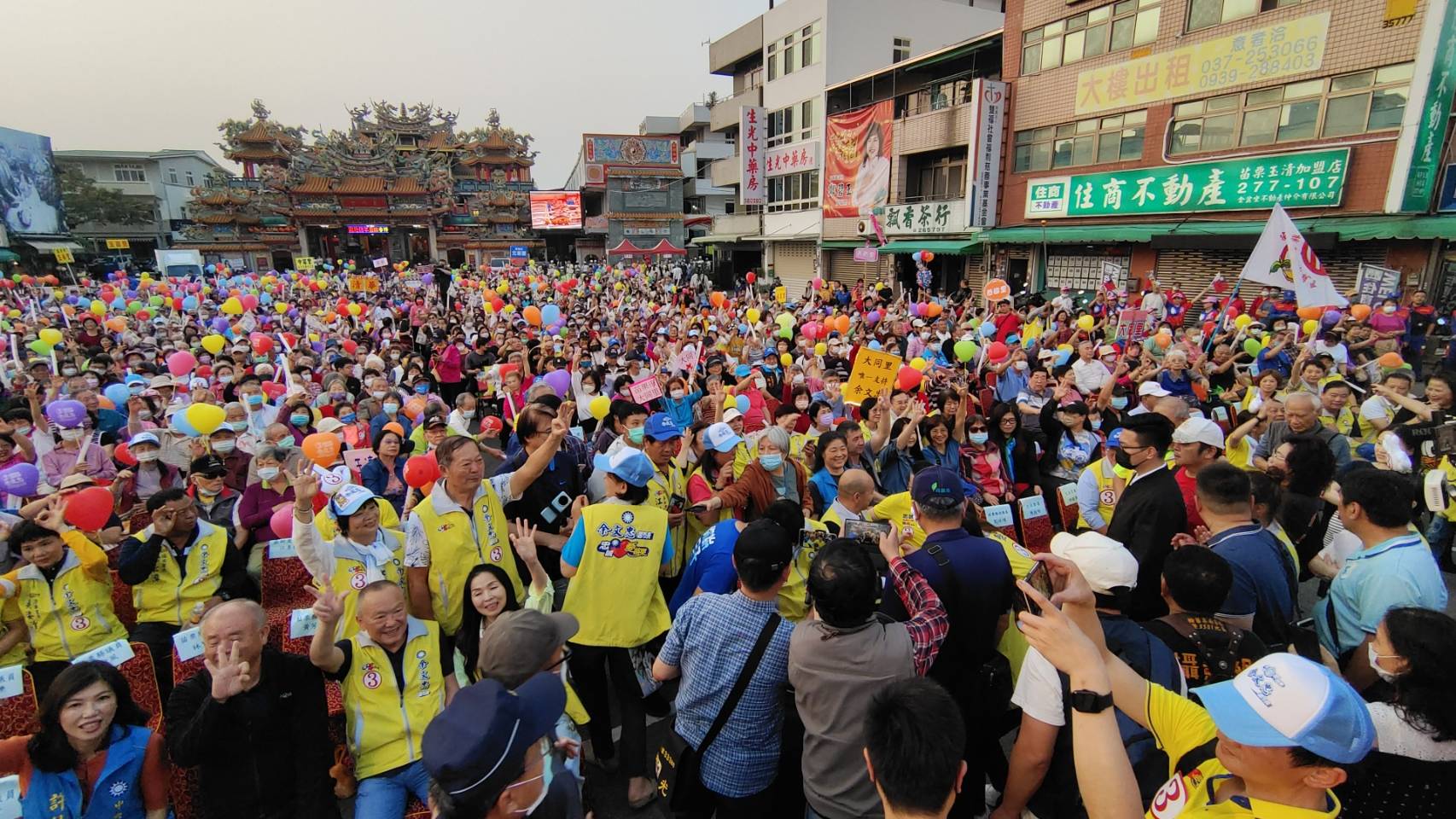 韓國瑜現身團結祈福之夜 力挺余文忠打造充滿愛的苗栗客家大城 29