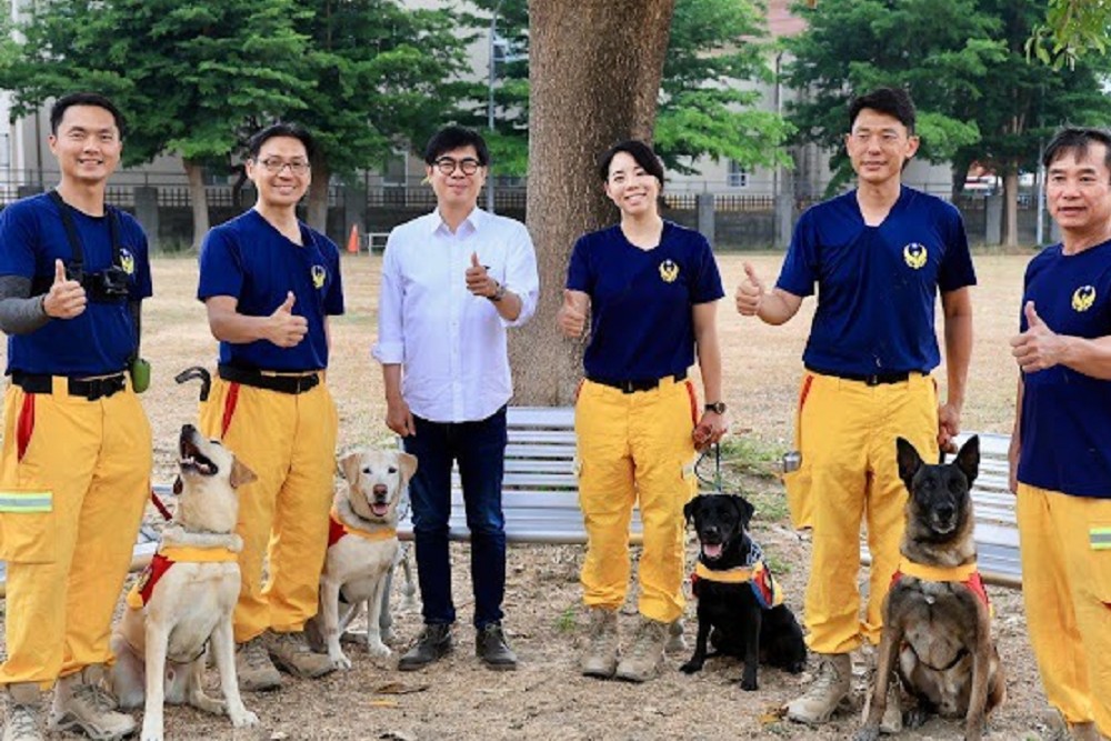 「國際搜救犬日」慰勉搜救犬隊 陳其邁：狗狗是救難幕後功臣 15