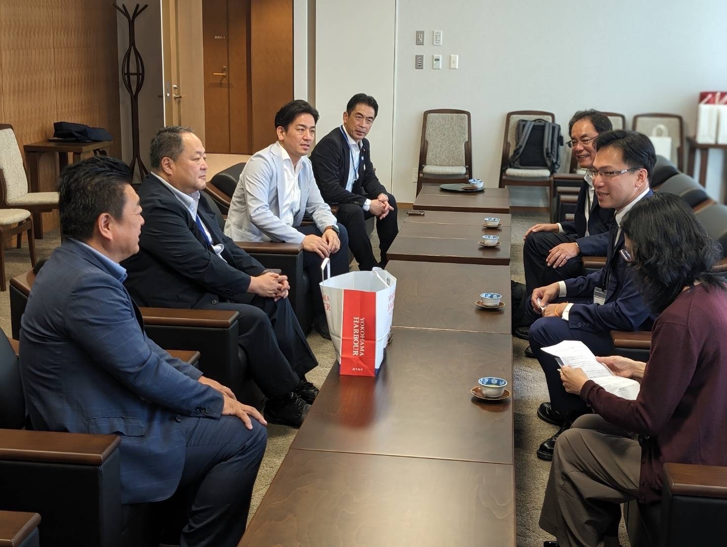 訪橫濱市議會 林智鴻推高雄、橫濱港灣淨零碳排合作