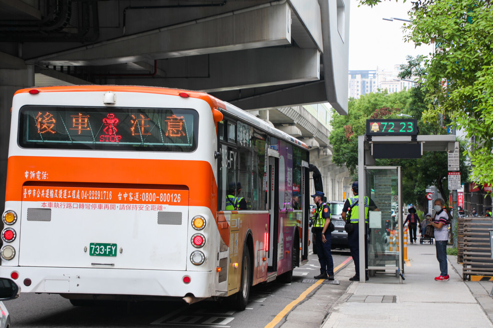 台中市府啟動公車大執法專案　交通局收回巨業交通路權 11