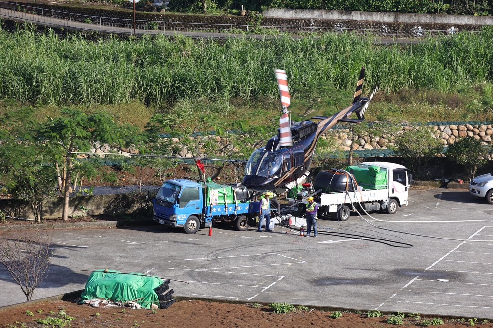 凌天航空小貨車、白鐵桶載運燃油？　高雄監理所：持續請公司遵守油品運送規定 19