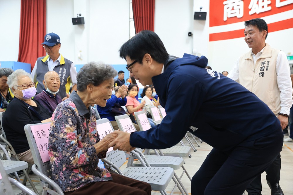 落實在地安老　陳其邁：廣設據點與銀髮健身俱樂部 7