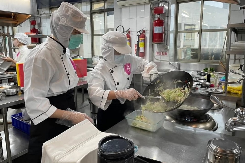 桃園在地食材結合創意廚藝　蘇俊賓推營養午餐廚神大賽 19