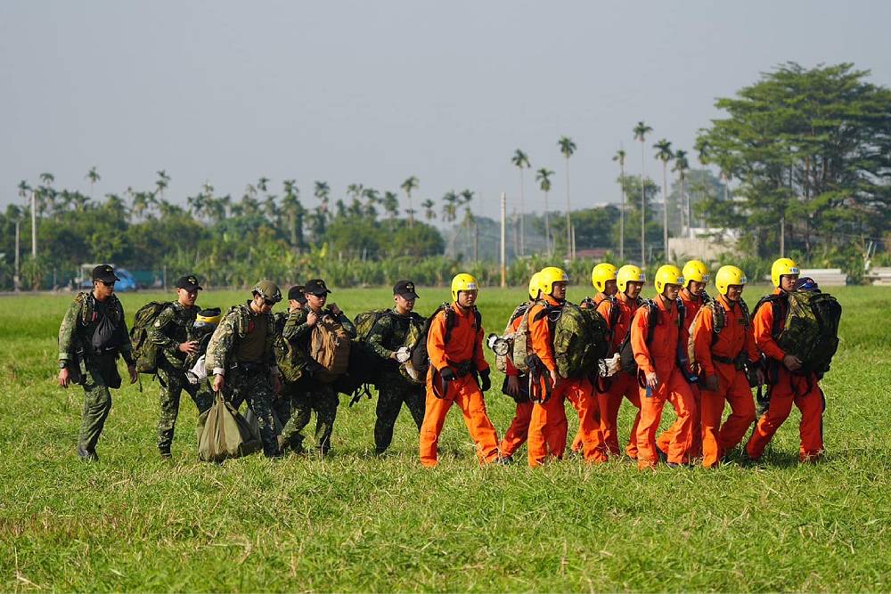 國軍主戰部隊提前退伍爆國安危機　馬文君：應提高志願役待遇 125