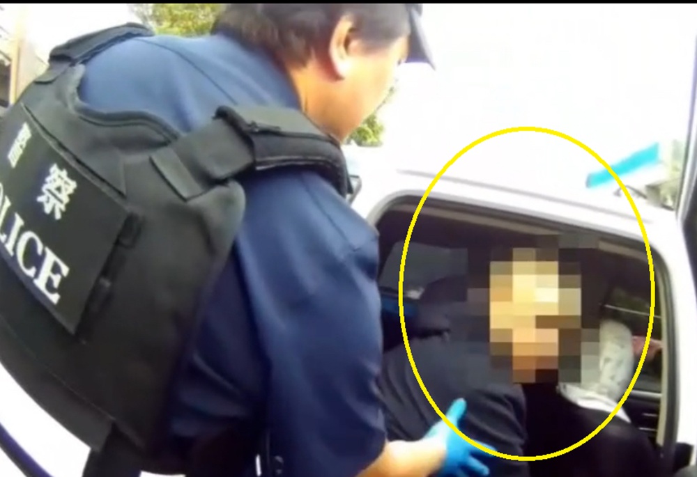 「9條通」男子砸車後躲廁所 土城警強勢破門逮捕歸案 18 248250429a06