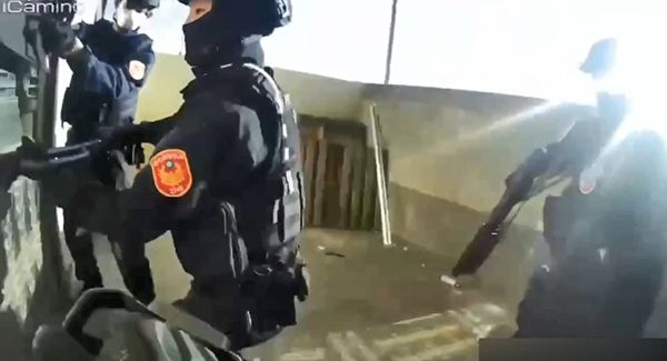 車手私吞贓款遭黑吃黑 凌虐毆打強逼互吹打手槍又吞精 車手私吞贓款遭黑吃黑 凌虐毆打強逼互吹打手槍又吞精