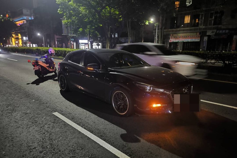 酒駕拒檢逃竄撞2車 馬尾女友人涉藏K菸齊被逮 酒駕拒檢逃竄撞2車 馬尾女友人涉藏K菸齊被逮