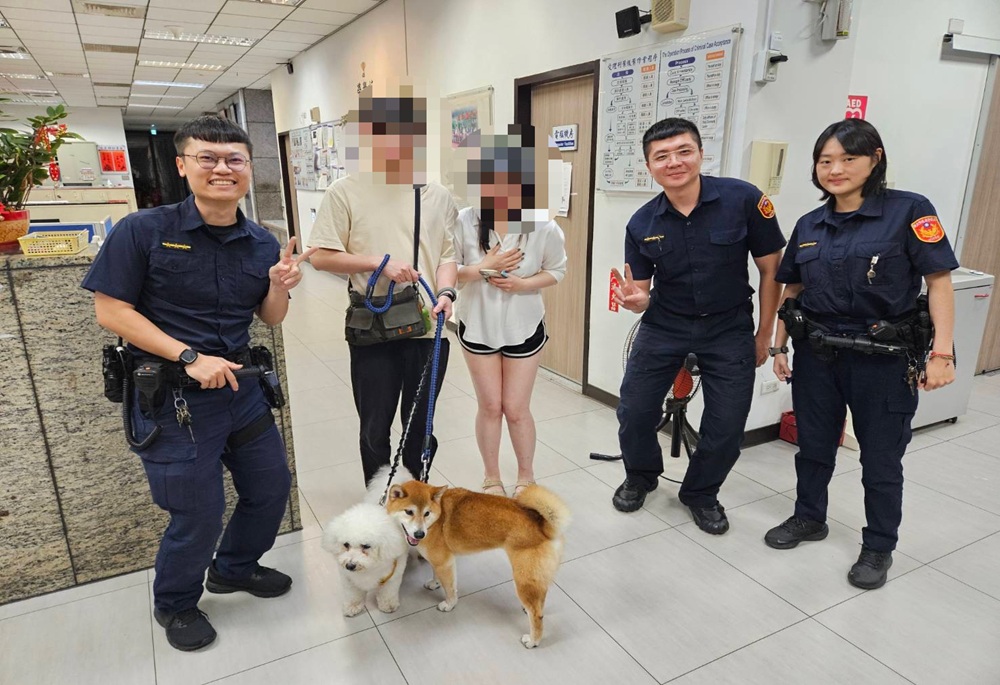 逃家毛孩深夜滿街跑 警出手「逮捕」可愛萌樣曝光 逃家毛孩深夜滿街跑 警出手「逮捕」可愛萌樣曝光