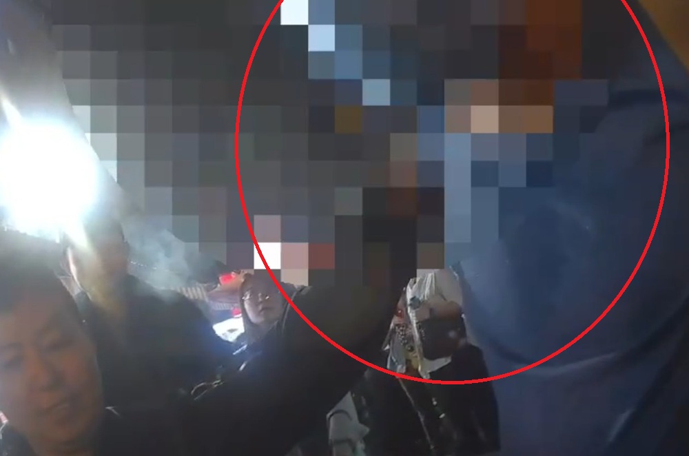 涉夜市拍美腿 67歲男疑情緒失控搶手機被法辦 涉夜市拍美腿 67歲男疑情緒失控搶手機被法辦