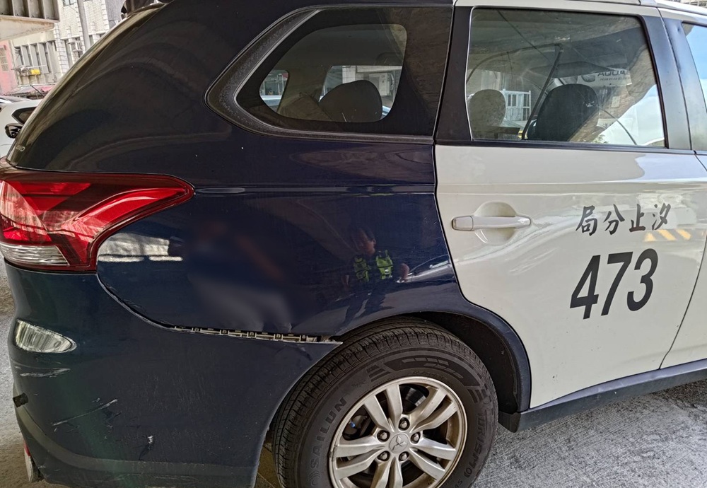 車牌異常拒檢衝撞 警開4槍逮48歲通緝犯 車牌異常拒檢衝撞 警開4槍逮48歲通緝犯