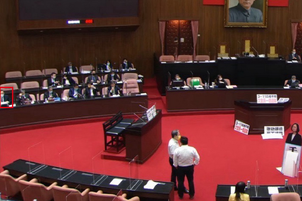 遭批濫用公務車 蔡清祥澄清人在立院備詢照片為證 14 遭批濫用公務車 蔡清祥澄清人在立院備詢照片為證 13