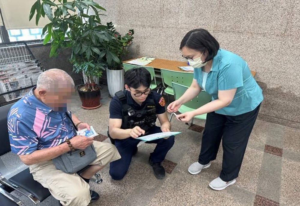 假孫女誆缺錢買家具 老翁險匯20萬警成功阻詐保退休金 假孫女誆缺錢買家具 老翁險匯20萬警成功阻詐保退休金