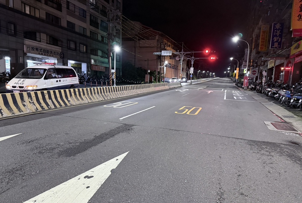 改裝車狂飆躲警 2騎士吞12罰單罰鍰金額逾18萬元 改裝車狂飆躲警 2騎士吞12罰單罰鍰金額逾18萬元