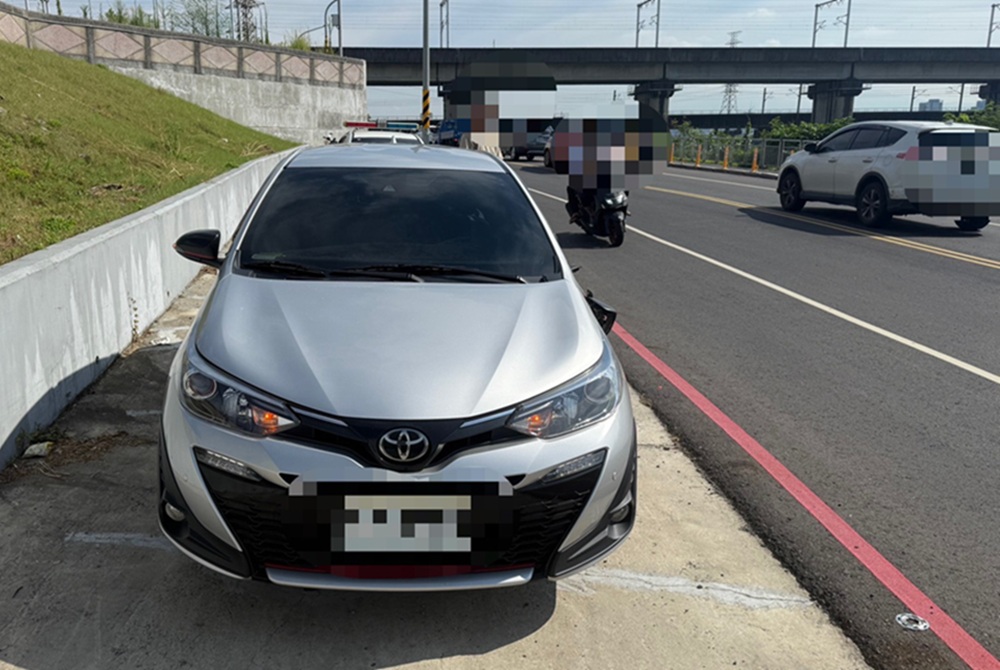 男涉藏毒女雙通緝 違規停車情侶檔雙雙被逮 男涉藏毒女雙通緝 違規停車情侶檔雙雙被逮