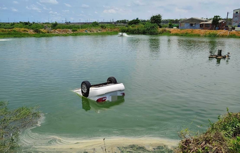 送便當不慎掉落魚塭 29歲女駕駛受困救出送醫不治 送便當不慎掉落魚塭 29歲女駕駛受困救出送醫不治