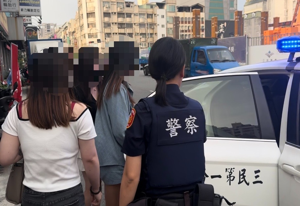 38E傲人身材攬客 「恐怖會計主任」剝削應召女 38E傲人身材攬客 「恐怖會計主任」剝削應召女