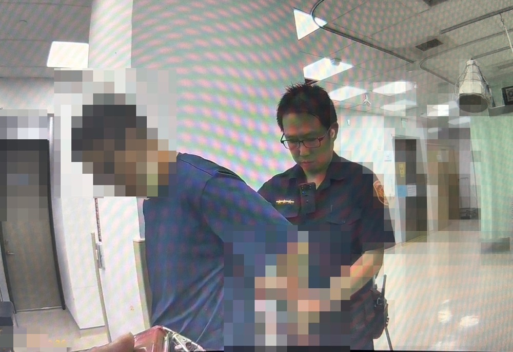 金錢糾紛縱火燒車險釀禍 高雄男引火上身雙腿灼傷被逮 8 248250720a03