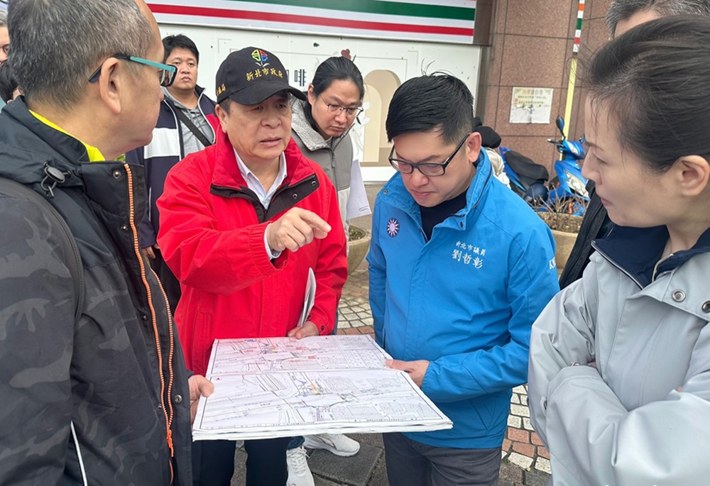 危險路口增設「按壓式號誌」 劉哲彰為行動不便者開闢安心通道 危險路口增設「按壓式號誌」 劉哲彰為行動不便者開闢安心通道