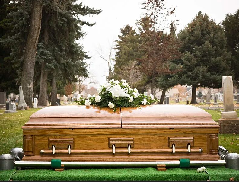 父過世「火化or土葬」子女不同意見 法官裁示通通不准動 父過世「火化or土葬」子女不同意見 法官裁示通通不准動