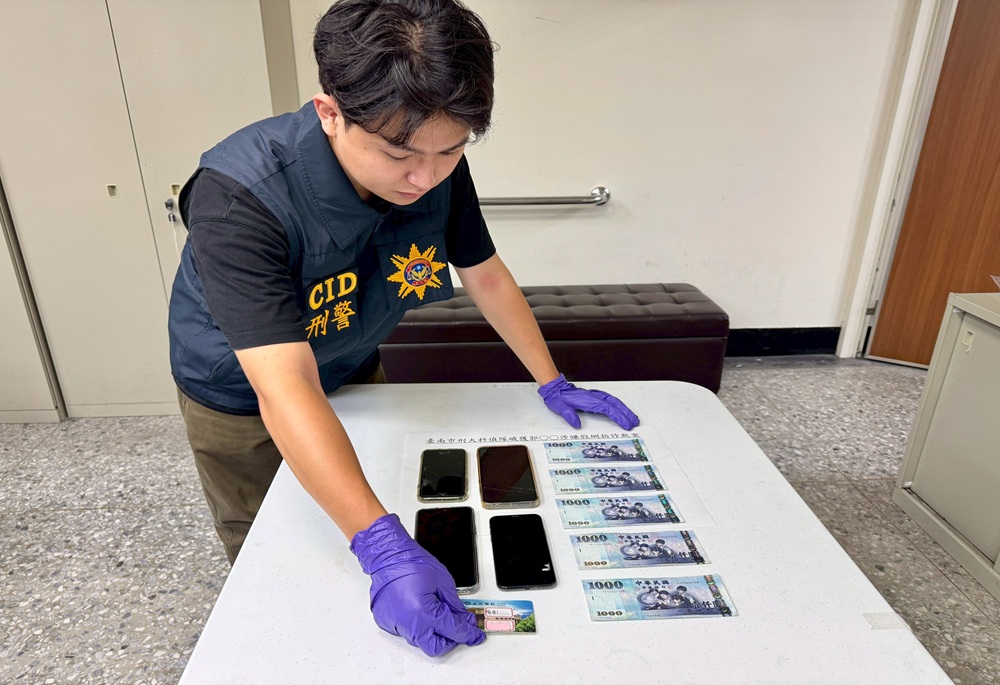 臉書、IG售低價洋酒+手機 51人匯款250萬拿嘸貨 10 248250819a07