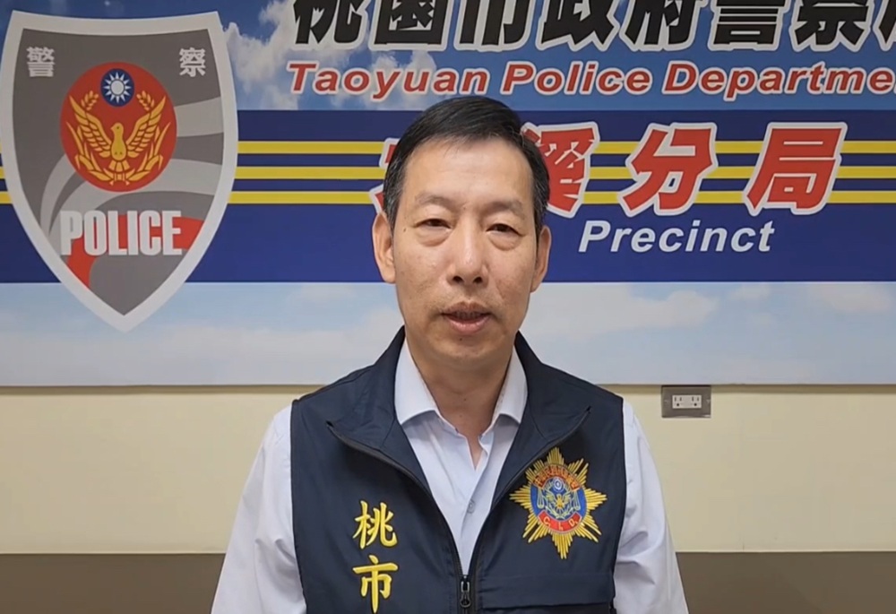 大溪分局抓山老鼠情報錯誤 荷槍實彈搞烏龍威逼一家五口下車受檢 36 248250822a02