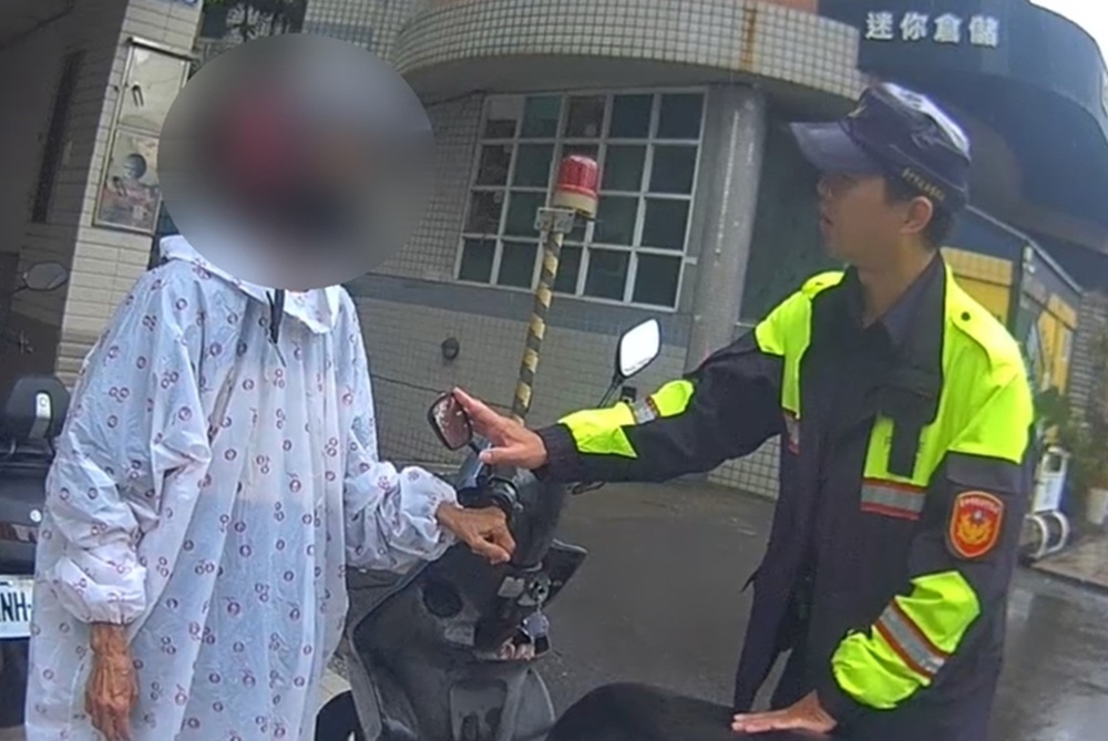 網友騙代墊海關費 73歲婦買9萬6000元遊戲點數 網友騙代墊海關費 73歲婦買9萬6000元遊戲點數