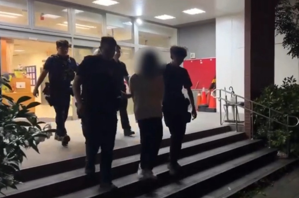 警盤查可疑徘徊17歲少年 竟是詐團收水手再逮面交車手 警盤查可疑徘徊17歲少年 竟是詐團收水手再逮面交車手