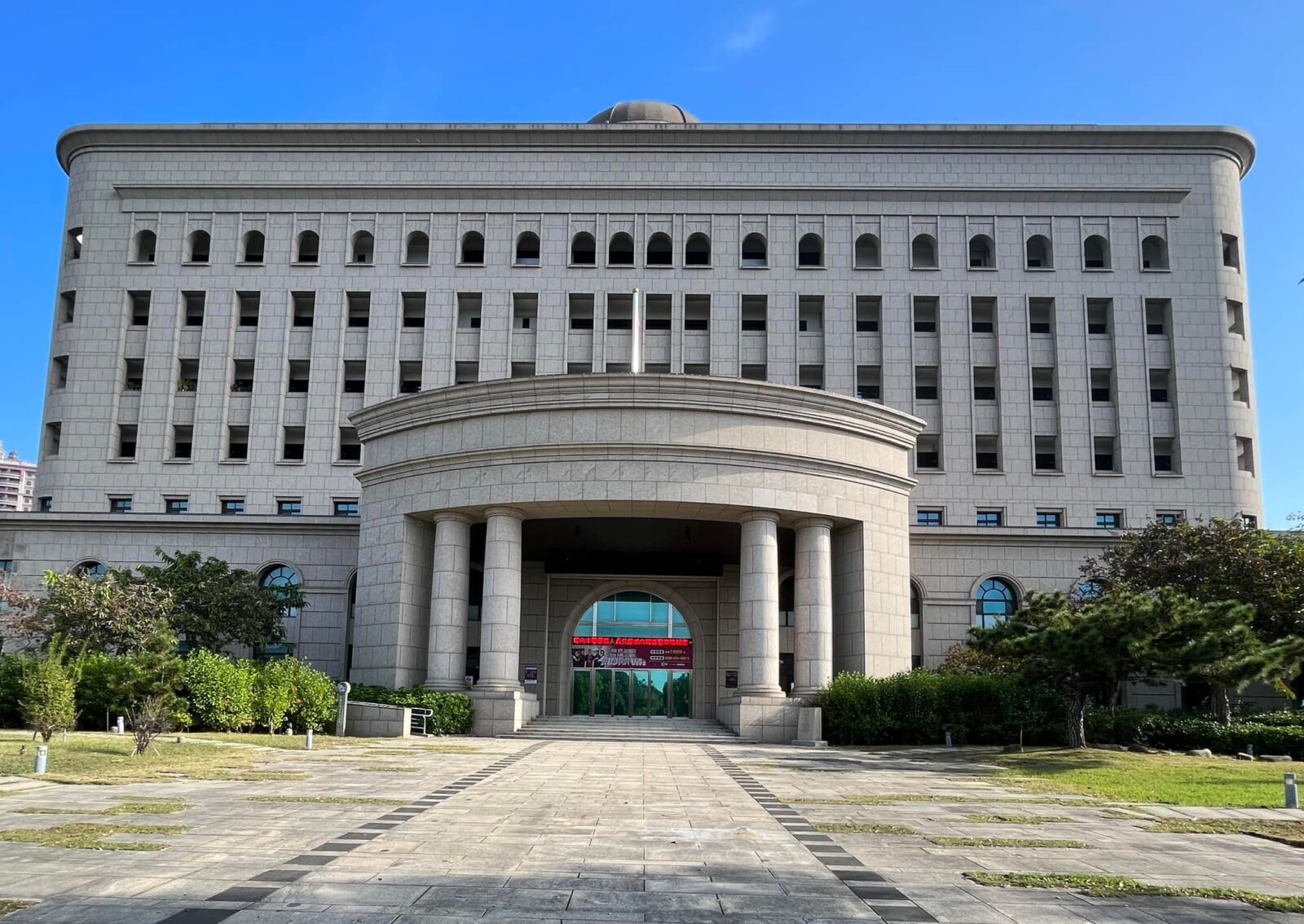 新竹市議會疑爆土方不法案 副議長余邦彥遭聲押禁見 新竹市議會疑爆土方不法案 副議長余邦彥遭聲押禁見