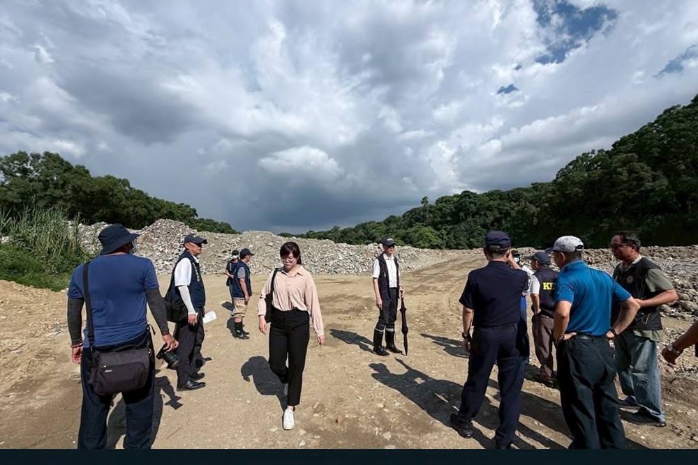 高雄市美濃、大樹區遭盜採、濫倒 橋檢聲押禁見2嫌獲准 高雄市美濃、大樹區遭盜採、濫倒 橋檢聲押禁見2嫌獲准