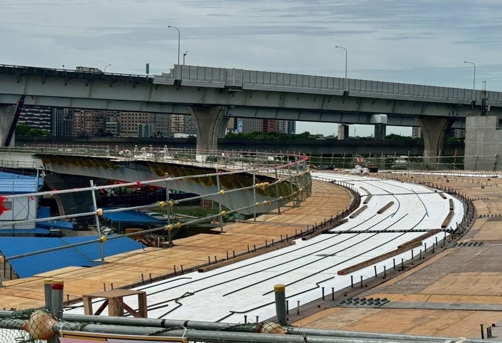 侯友宜、李宇翔聯手督工 林口交流道拚2026年底提前完工 4 248250919a09