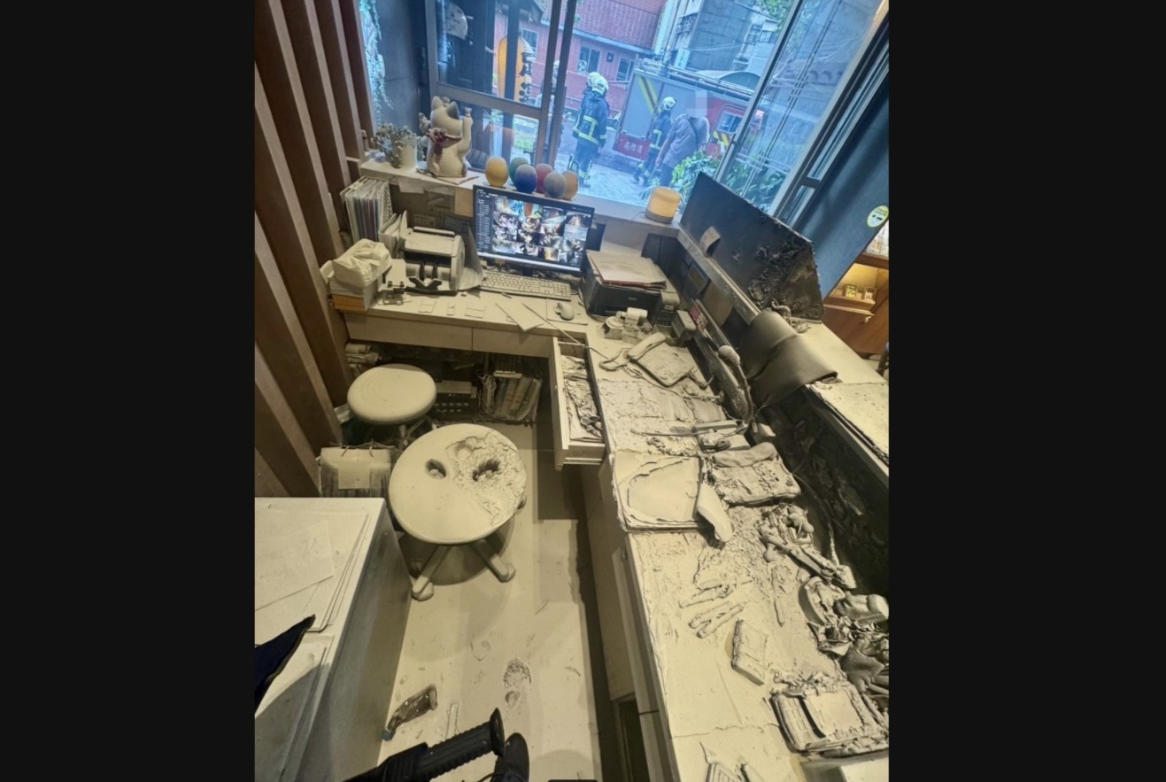 櫃台潑汽油縱火 雨衣變裝竟是女員工怨老闆管太嚴 櫃台潑汽油縱火 雨衣變裝竟是女員工怨老闆管太嚴