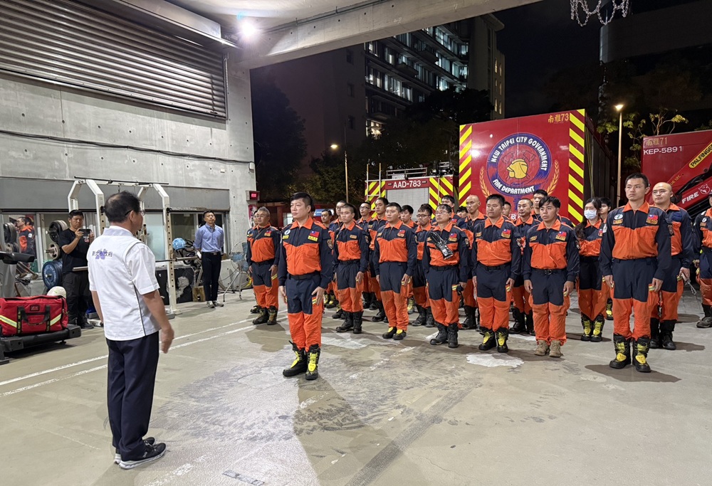 馬太鞍溪堰塞湖潰堤 新北市2梯次逾50人出發救援 馬太鞍溪堰塞湖潰堤 新北市2梯次逾50人出發救援