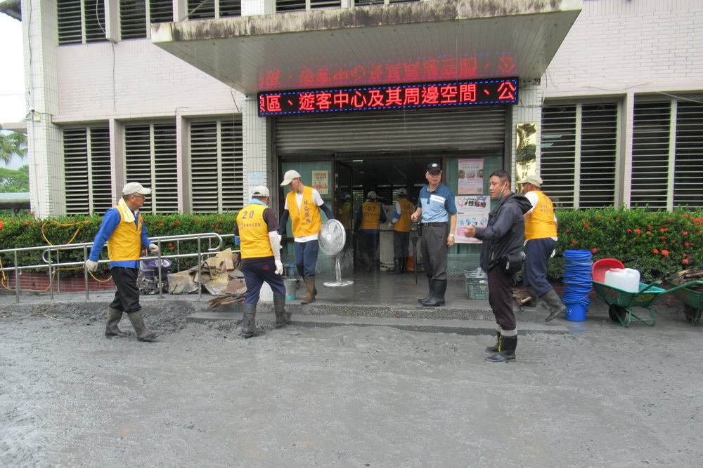馬太鞍溪堰塞湖溢流重災 花蓮自強外役監投入環境整理 馬太鞍溪堰塞湖溢流重災 花蓮自強外役監投入環境整理