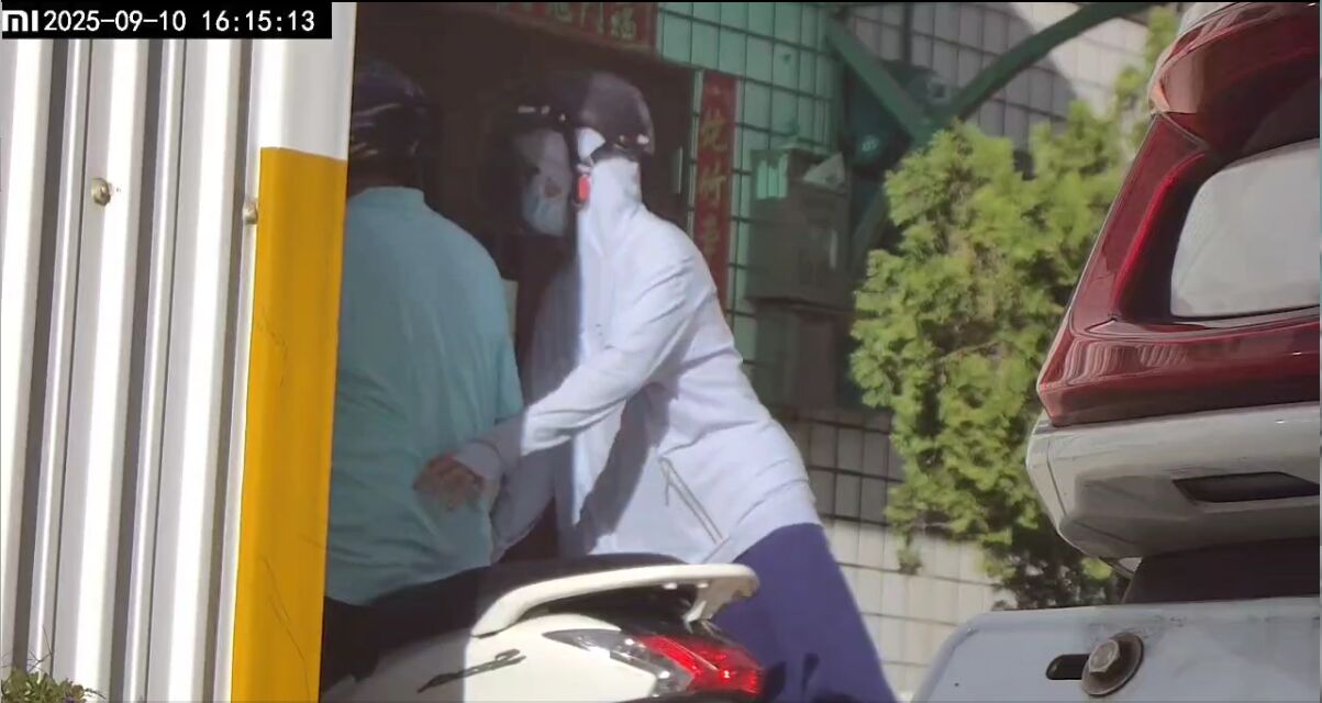 【澎湖杏壇醜聞2-1】教育處長搭上人妻代課老師 綠帽夫找徵信社蒐證不堪畫面全都錄 30 【澎湖杏壇醜聞2-1】教育處長搭上人妻代課老師 綠帽夫找徵信社蒐證不堪畫面全都錄 29