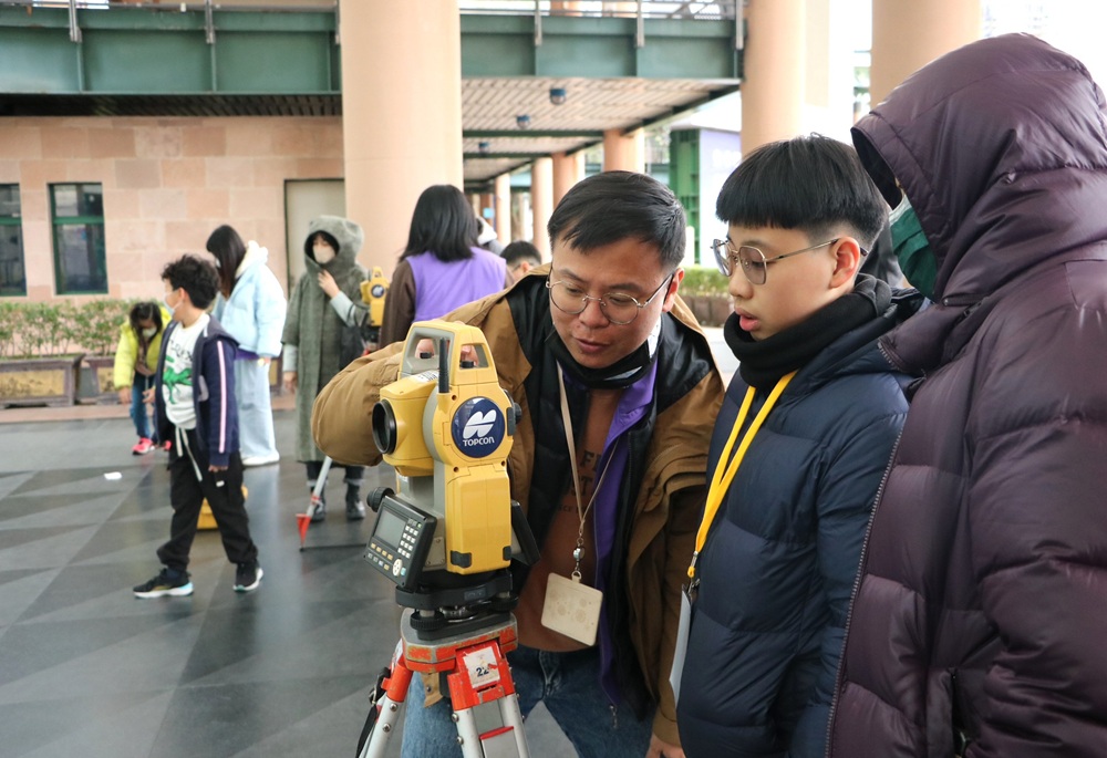 智慧服務全方位防詐不漏接 新北地政連16年奪內政部績優獎 智慧服務全方位防詐不漏接 新北地政連16年奪內政部績優獎