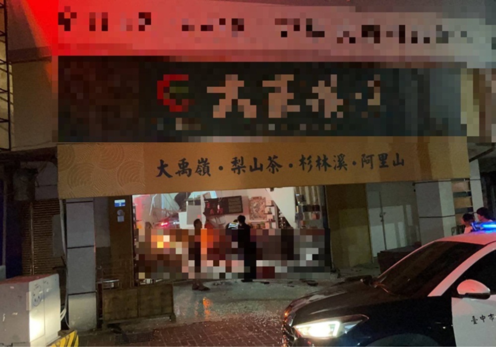 自小客車暴衝撞進民宅 87歲婦人熟睡中身亡 自小客車暴衝撞進民宅 87歲婦人熟睡中身亡