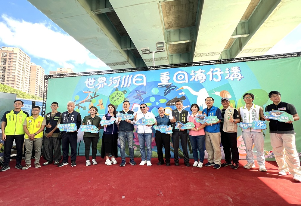 從掩鼻到微笑 侯友宜讚譽新北湳仔溝蛻變為生態廊道 從掩鼻到微笑 侯友宜讚譽新北湳仔溝蛻變為生態廊道