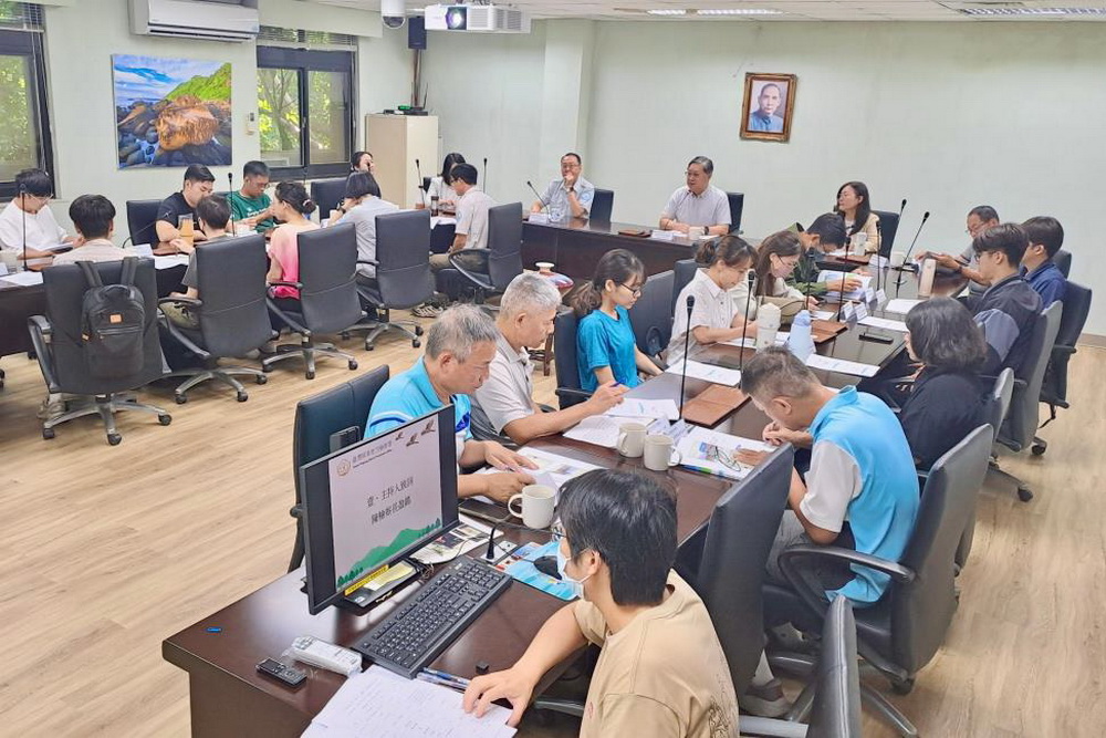 國慶鳥過境 屏檢、墾丁國家公園管理處共同「護野鳥、反獵鷹」 國慶鳥過境 屏檢、墾丁國家公園管理處共同「護野鳥、反獵鷹」