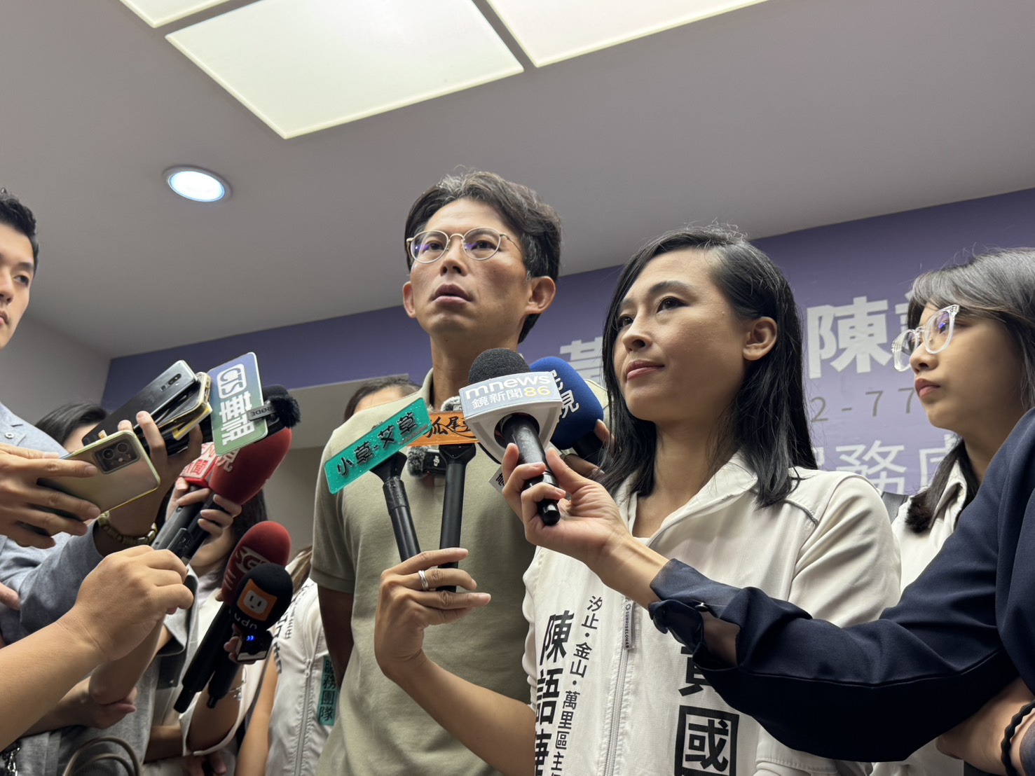 陳語倢服務處開幕成藍白合縮影　李彥秀現身為黃國昌子弟兵加油 15