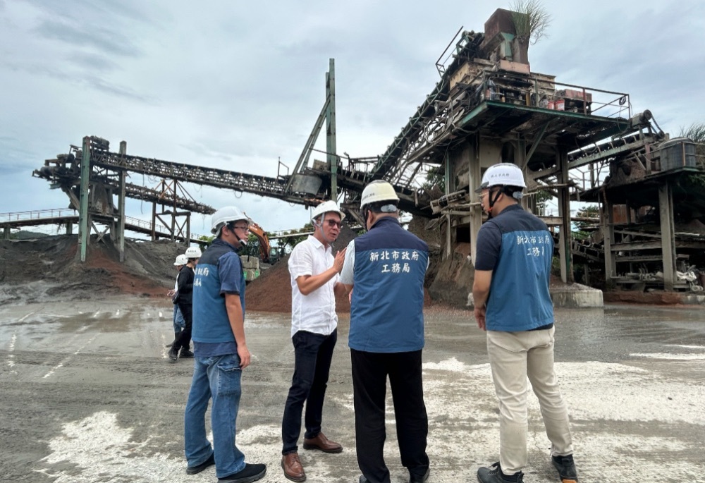 新北土石方自治條例三讀通過 營建廢土車未裝GPS最高罰10萬 新北土石方自治條例三讀通過 營建廢土車未裝GPS最高罰10萬