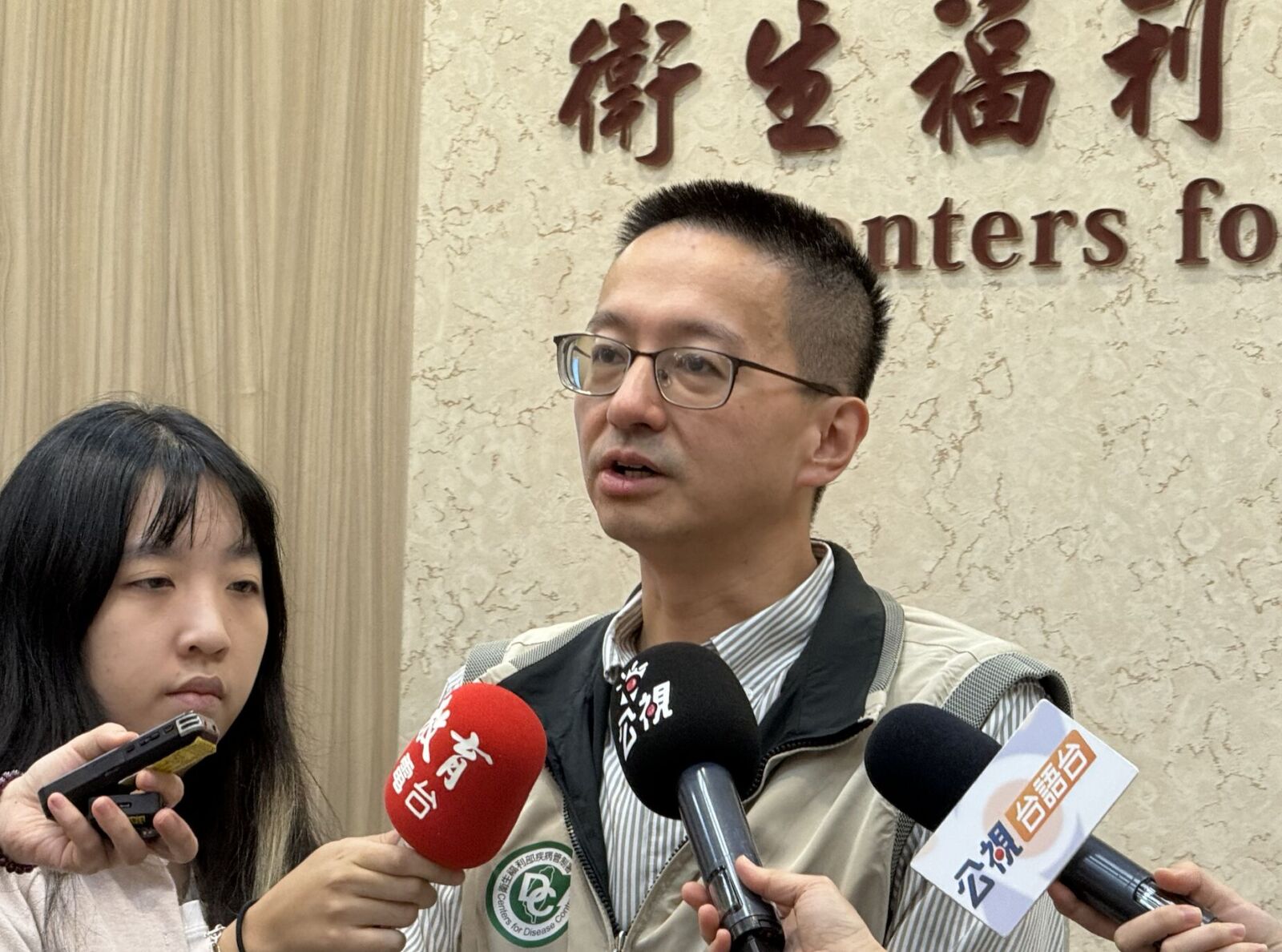 流感就醫連三降 再撐半個月!羅一鈞:11月中可望脫離首波流行 19 流感就醫連三降 再撐半個月!羅一鈞:11月中可望脫離首波流行 18