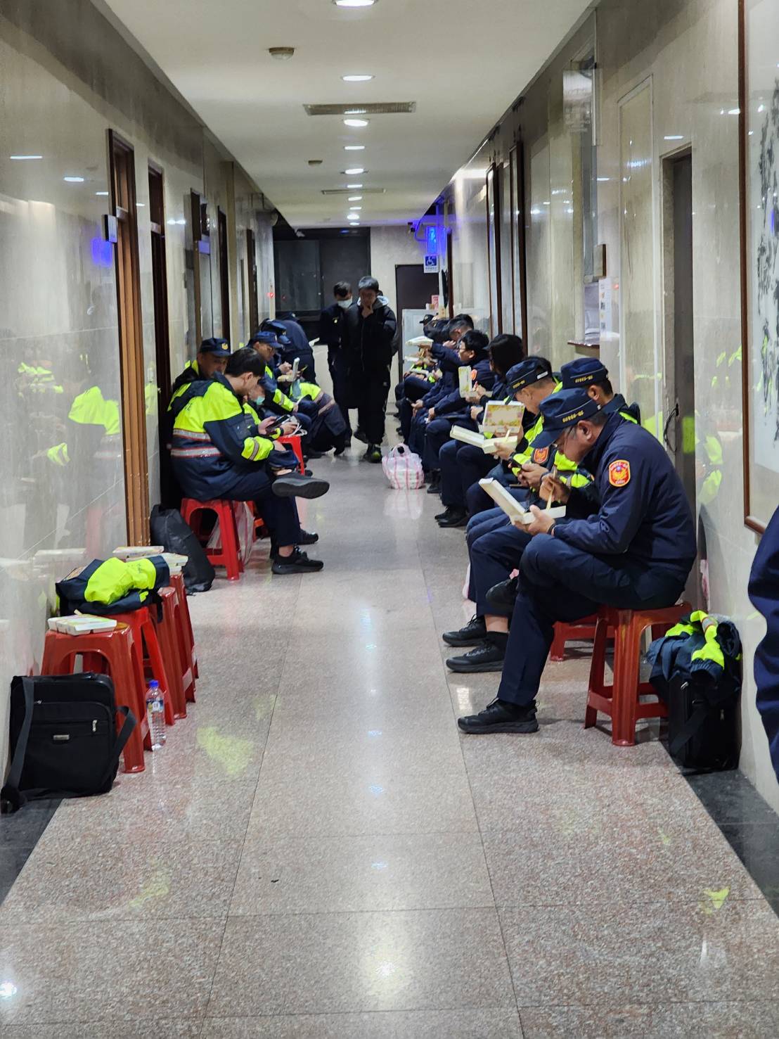 【中正一好辛苦2-2】自嘲穩居最不想來單位第一　員警嘆：足底筋膜炎、腰痛是標配 7