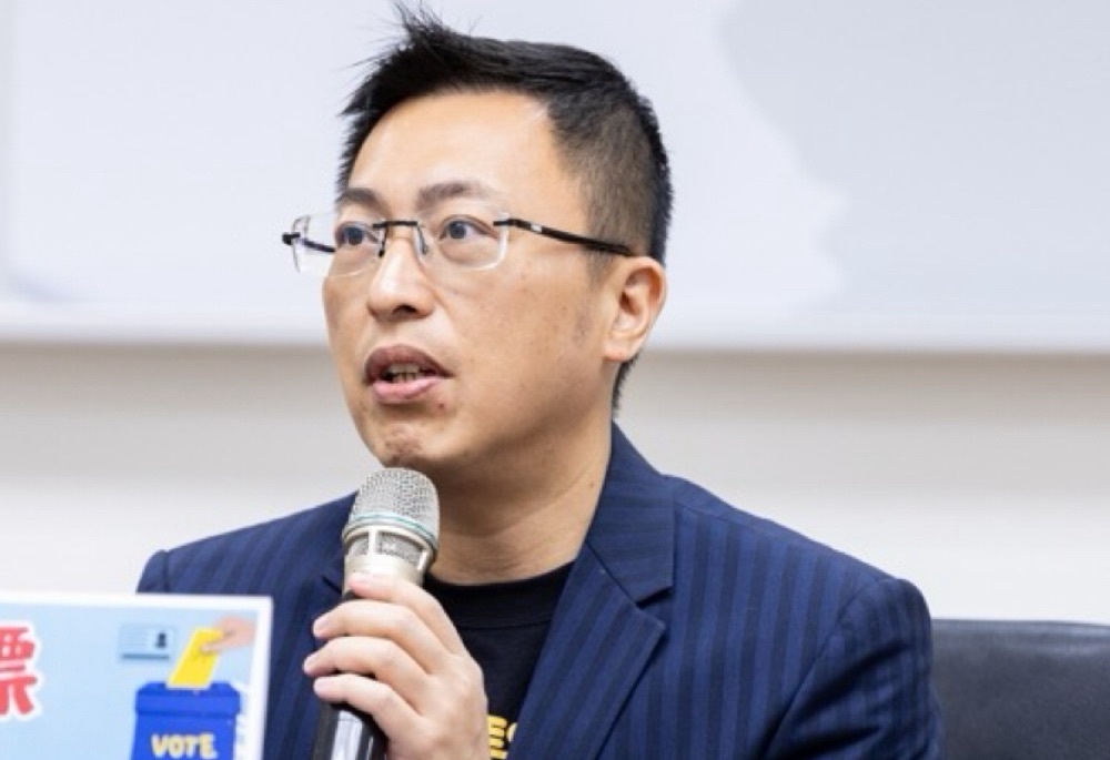 王威元、黃心華批綠營質詢淪秀場 籲回歸市政本質、聚焦民生議題 王威元、黃心華批綠營質詢淪秀場 籲回歸市政本質、聚焦民生議題