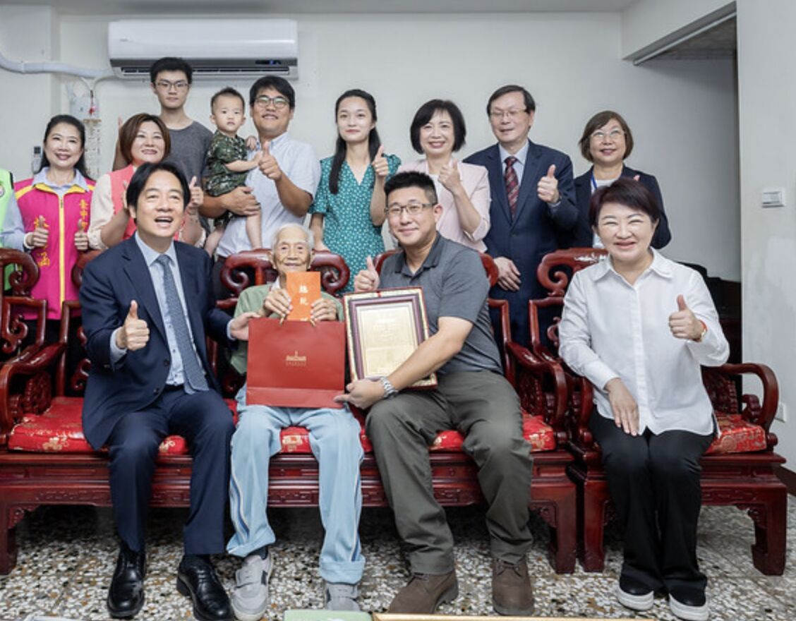 全台5749名百歲人瑞創新高! 光送重陽金鎖片就花7699萬 21 全台5749名百歲人瑞創新高! 光送重陽金鎖片就花7699萬 20