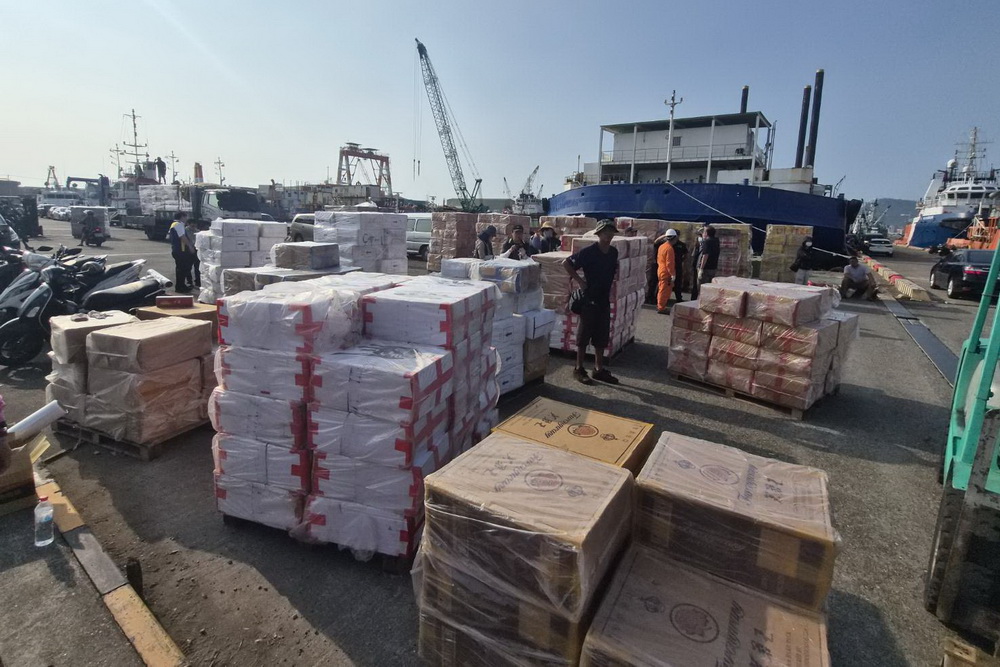 差點被闖關 雄檢指揮保三總隊成功攔截私運肉品及菸品 差點被闖關 雄檢指揮保三總隊成功攔截私運肉品及菸品