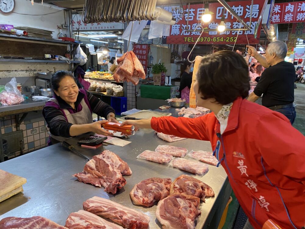 非洲豬瘟衝擊攤商　黃琤婷要求宜蘭縣府研議減免地方稅 3