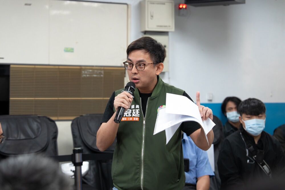 指黃國昌偷換「聯合政府」概念　卓冠廷諷：又是卡提諾法學院 3