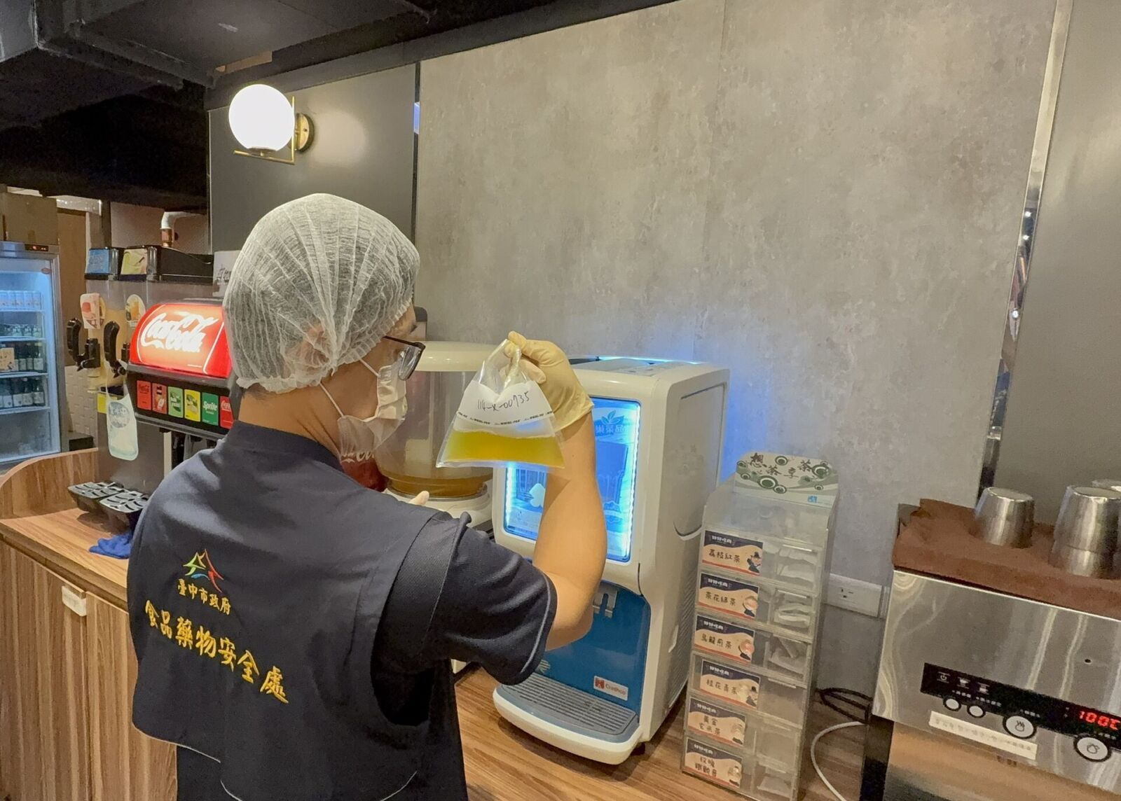 「吃到飽」飲料好髒!腸桿菌超標 漢來海港、饗麻饗辣PLUS全挨罰 4 「吃到飽」飲料好髒!腸桿菌超標 漢來海港、饗麻饗辣PLUS全挨罰 3