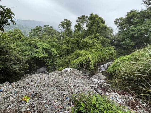宜蘭三清宮山坡遭倒30噸廢棄物　張勝德要求環保局強化管制依法送辦 17